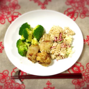 イチジク豚肉巻きの天ぷら マカロニサラダ ブロッコリー