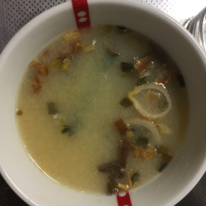 お味噌汁 温泉卵入り